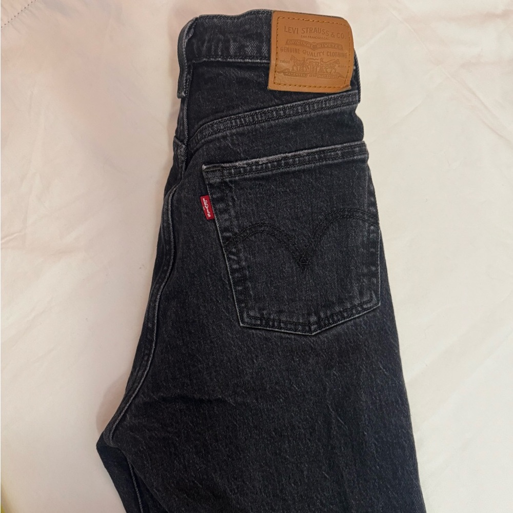 Black Levi's ribcage straight jeans size 27
